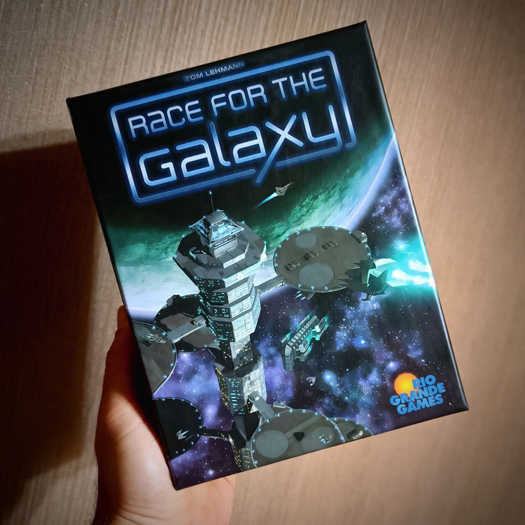 باکس بازی فکری مدل مسابقه برای کهکشان (Race For The Galaxy)